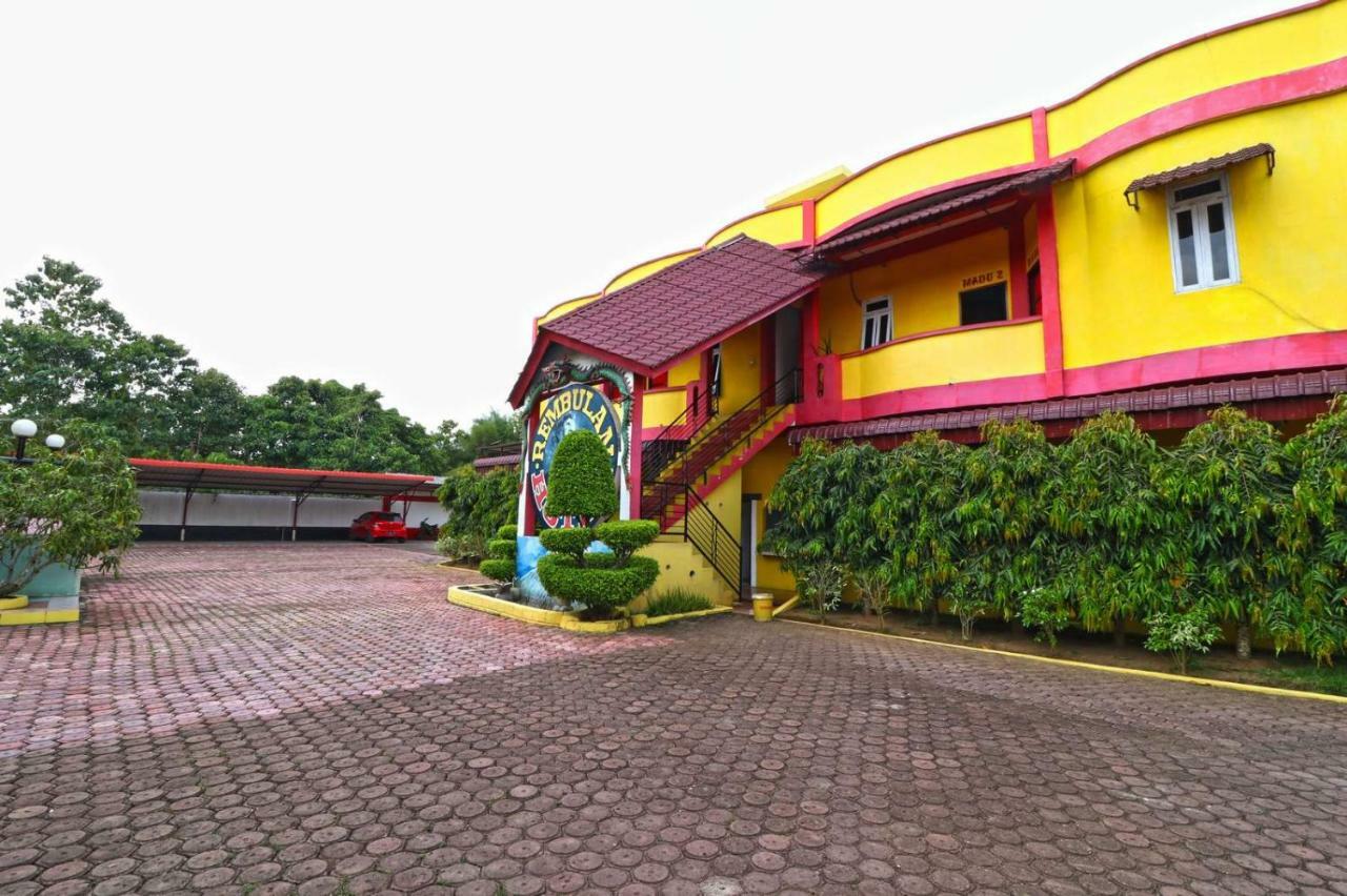 Hotel Rembulan Tebing Tinggi 外观 照片
